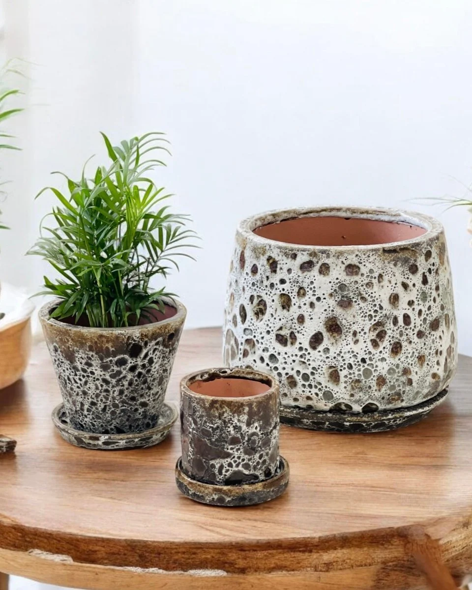 Brown Moon Pot in V-shape - Image 3