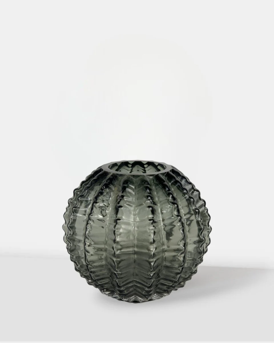 Charcoal Chic Vase - Image 4