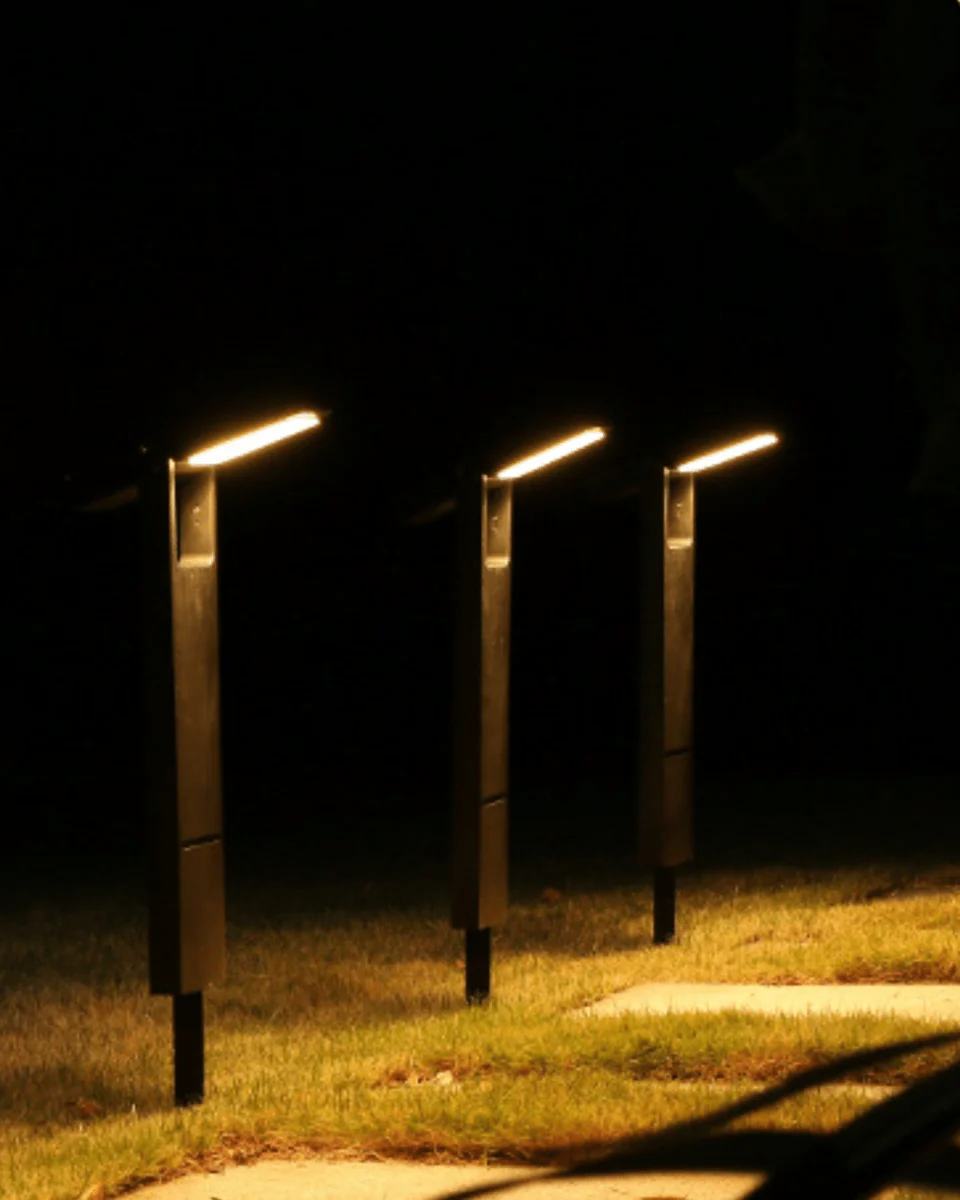 Plinth Solar Garden Light - Image 2
