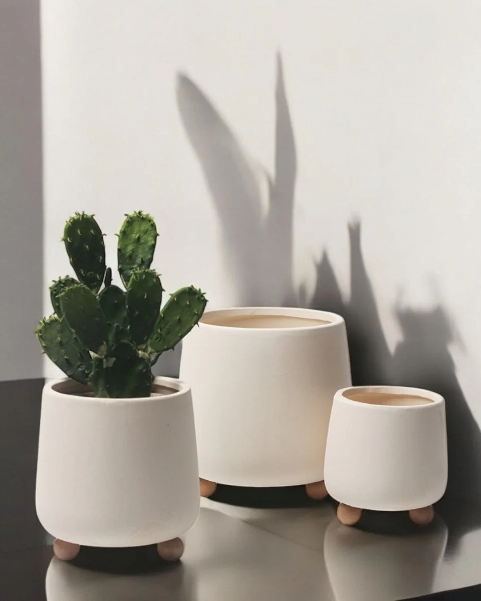 Terracotta Cream Pot with DIY Wooden Legs - Image 4